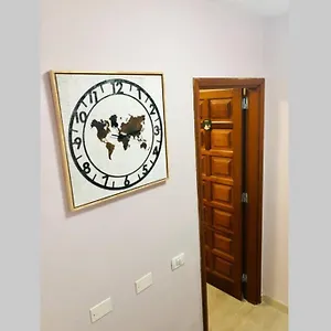 Stylish And Private 1 Bed In San Eugenio Apartment